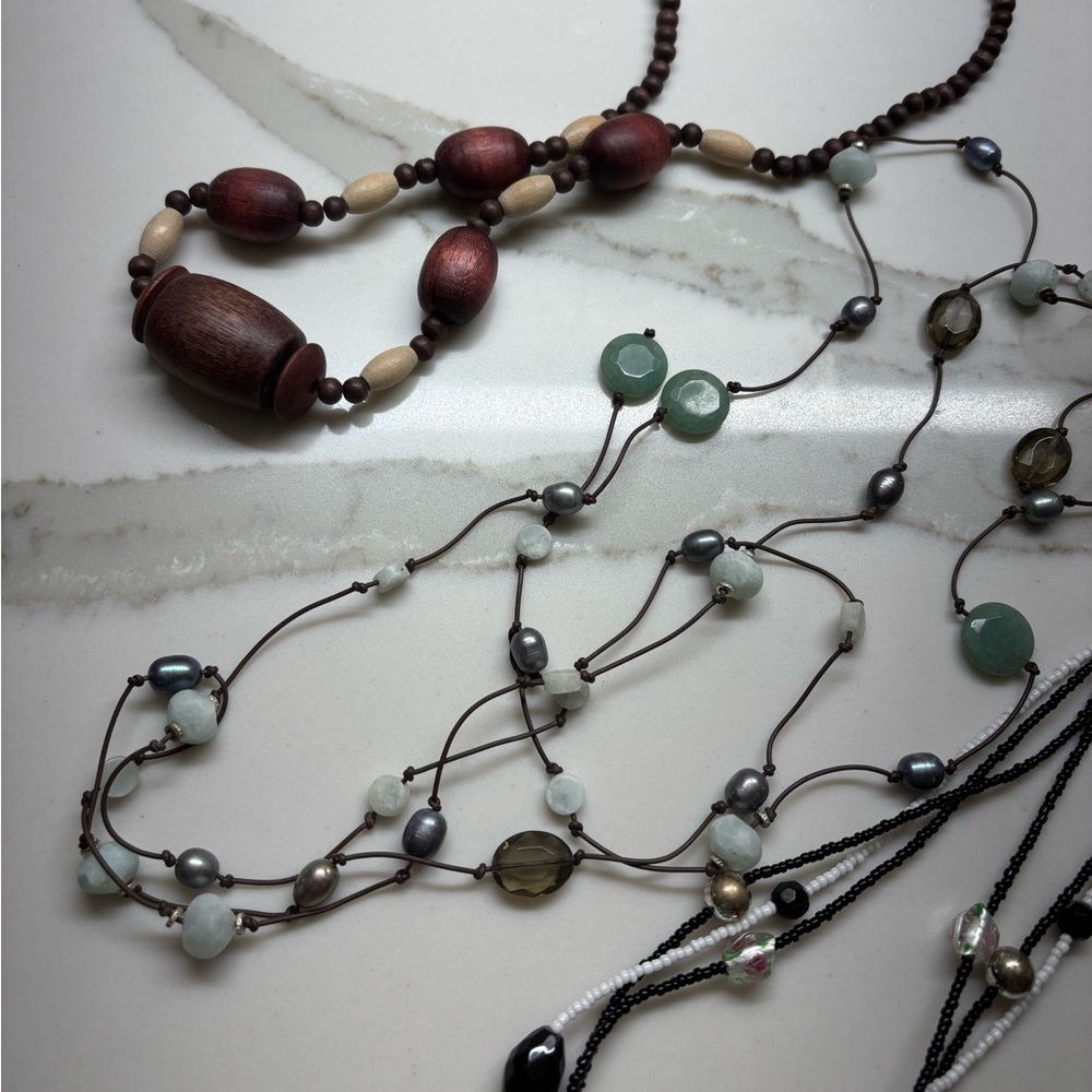Lot of Beaded Jewelry - Picture 5 of 6